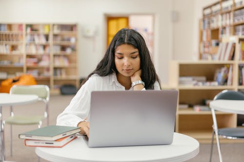 恭喜英语零基础的郭同学(高考英语40分)跨校…来自锦学艺体考研…(初学英语零基础入门)